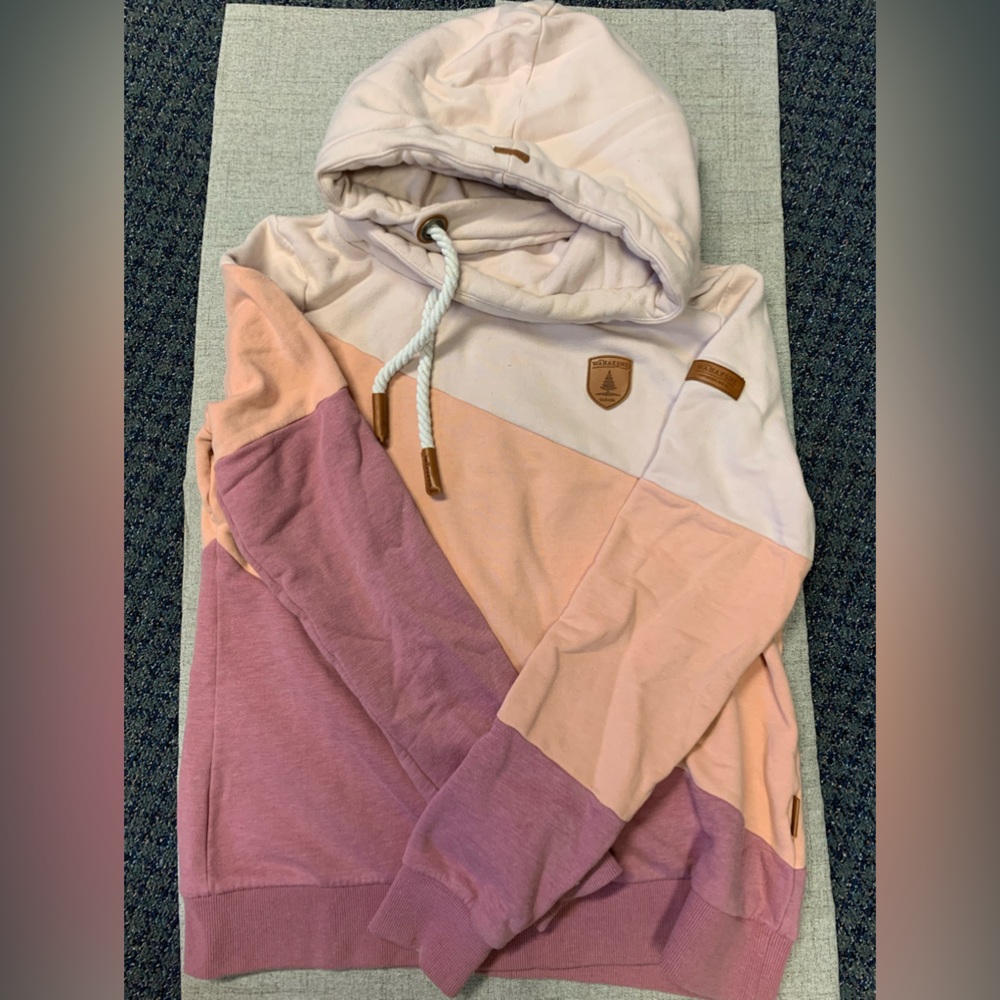 Wanakome hooded sweatshirt size xl